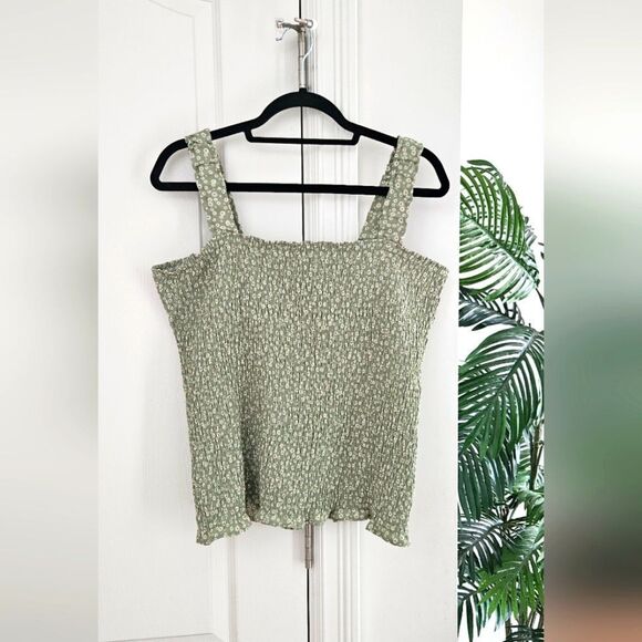 💝Green Daisy Smocked Women's Top - Picture 1 of 3
